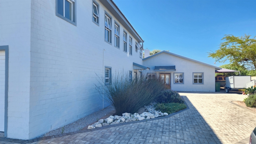 5 Bedroom Property for Sale in Country Club Western Cape